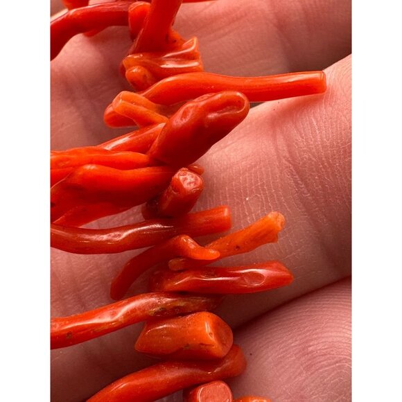 Vintage Graduated Orange Branch Coral 18" Spring Ring Clasp - Picture 3 of 5